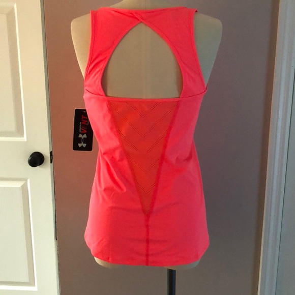 Workout top - Picture 3 of 6